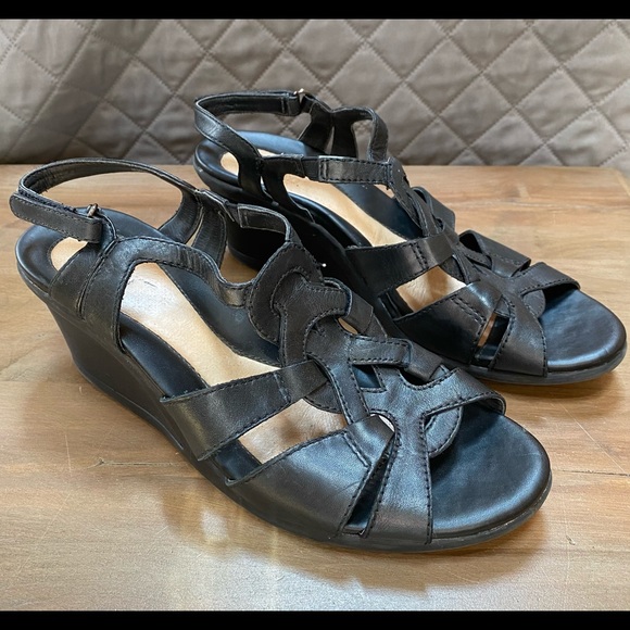Earth Black wedge leather sandals size 9 - Picture 2 of 10